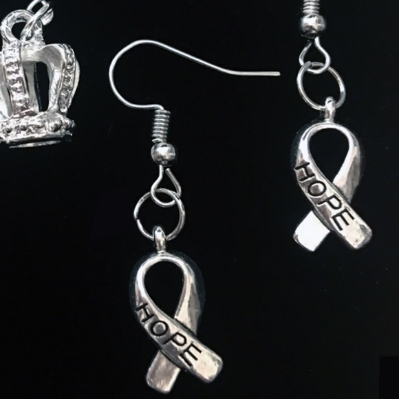𝅺2 PR Earrings Hand Crafted Silver Plate Coronet Crown and Hope Ribbon - Picture 2 of 7